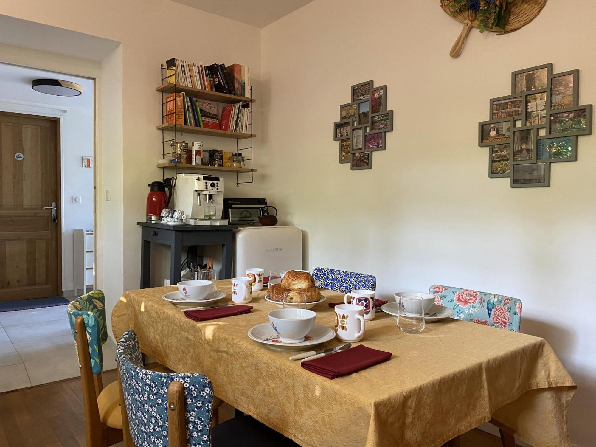 Les Cabanons Bed & Breakfast Dardilly Eksteriør bilde