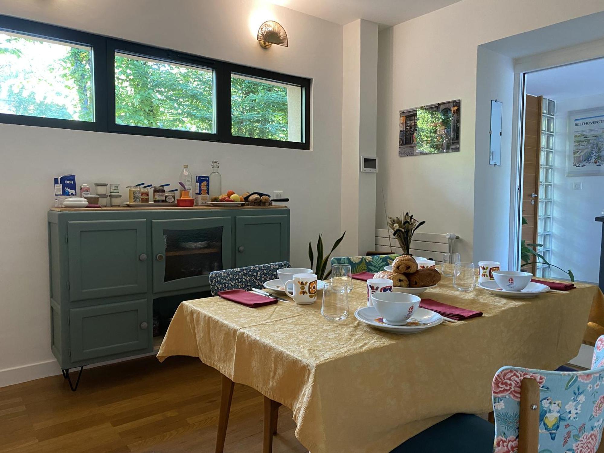 Les Cabanons Bed & Breakfast Dardilly Eksteriør bilde